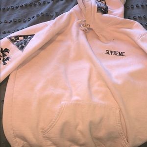 Supreme sweatshirt /// Supreme x Mc Esther